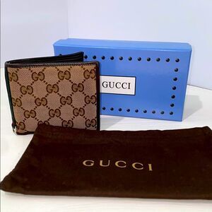 Gucci Bifold Brown Tan Canvas Iconic GG Monogram Leather Trim With Red Crease